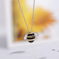 Bee Exquisite Pendant Necklace